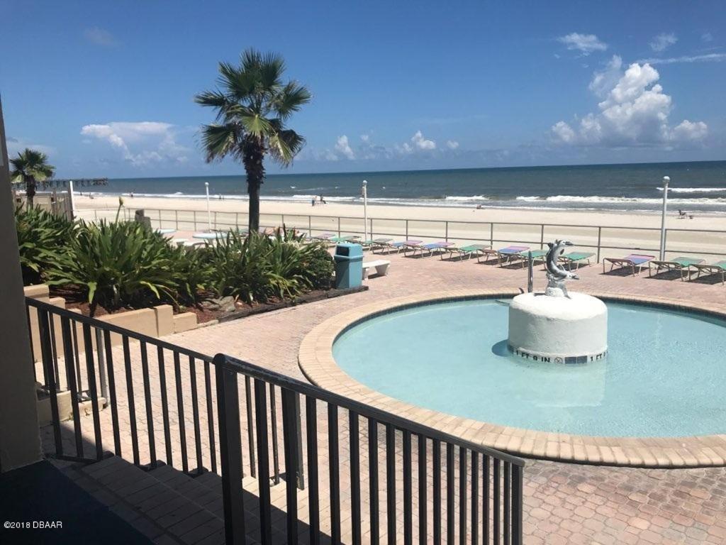Ocean Breeze - Direct Ocean Front-Pool Is Open Apartamento Daytona Beach Exterior foto