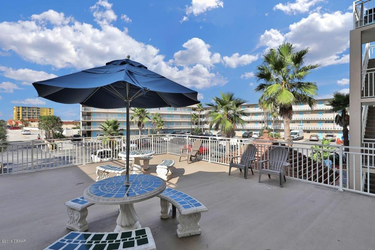 Ocean Breeze - Direct Ocean Front-Pool Is Open Apartamento Daytona Beach Exterior foto