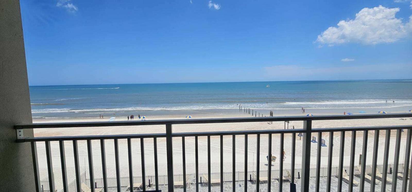 Ocean Breeze - Direct Ocean Front-Pool Is Open Apartamento Daytona Beach Exterior foto