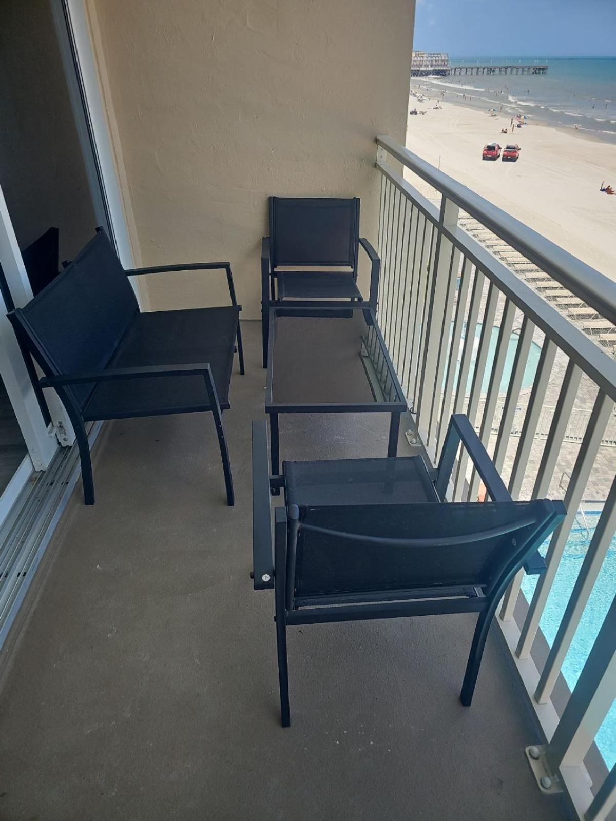 Ocean Breeze - Direct Ocean Front-Pool Is Open Apartamento Daytona Beach Exterior foto