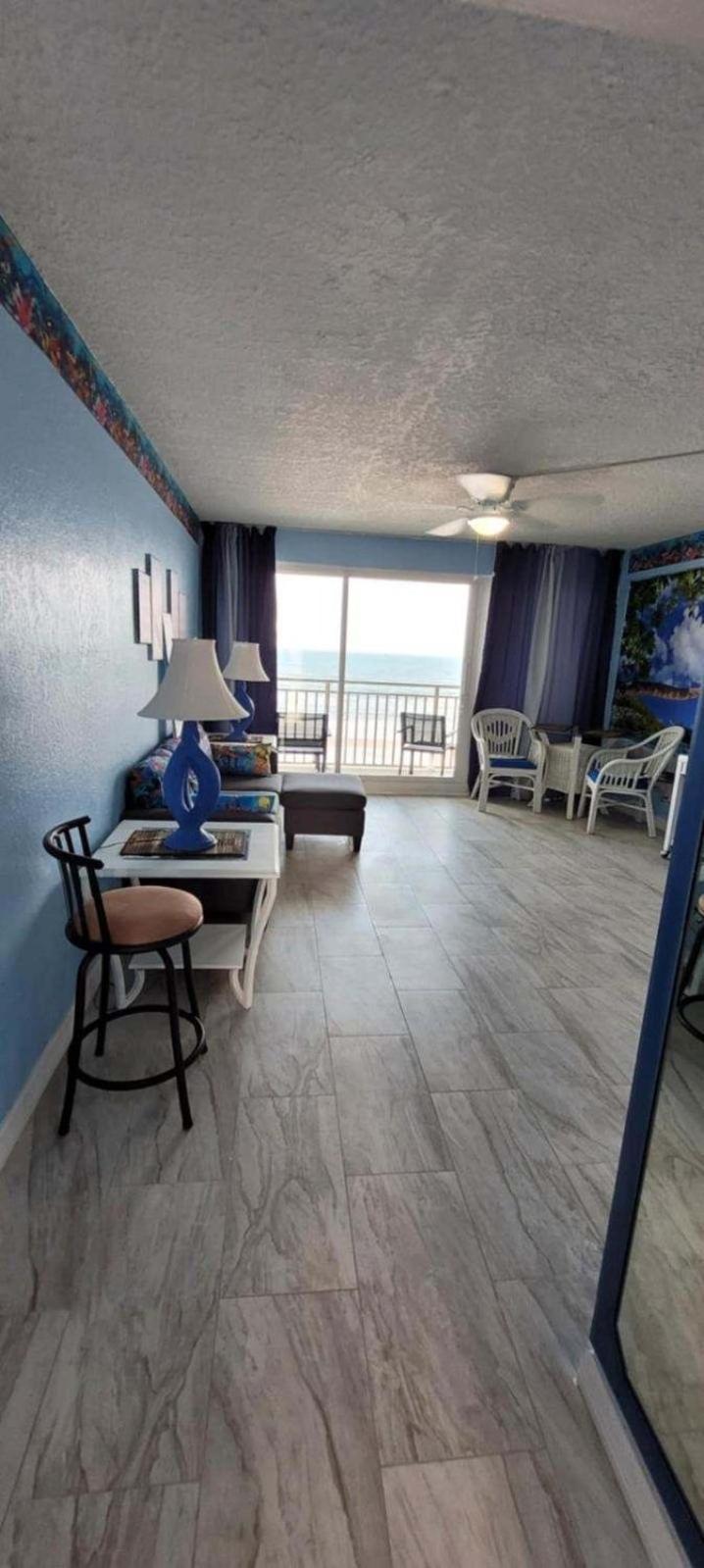 Ocean Breeze - Direct Ocean Front-Pool Is Open Apartamento Daytona Beach Exterior foto