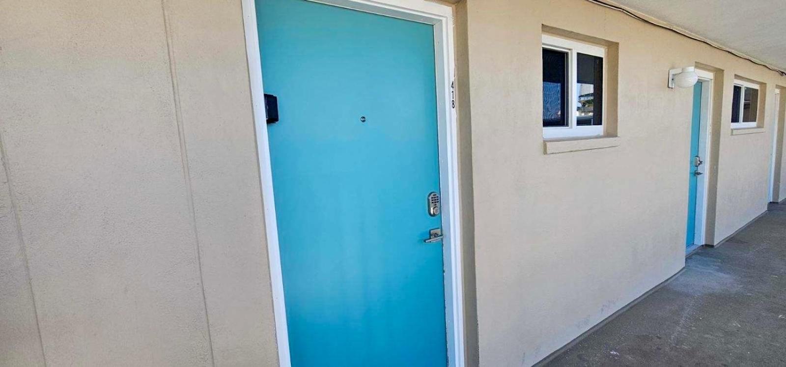 Ocean Breeze - Direct Ocean Front-Pool Is Open Apartamento Daytona Beach Exterior foto