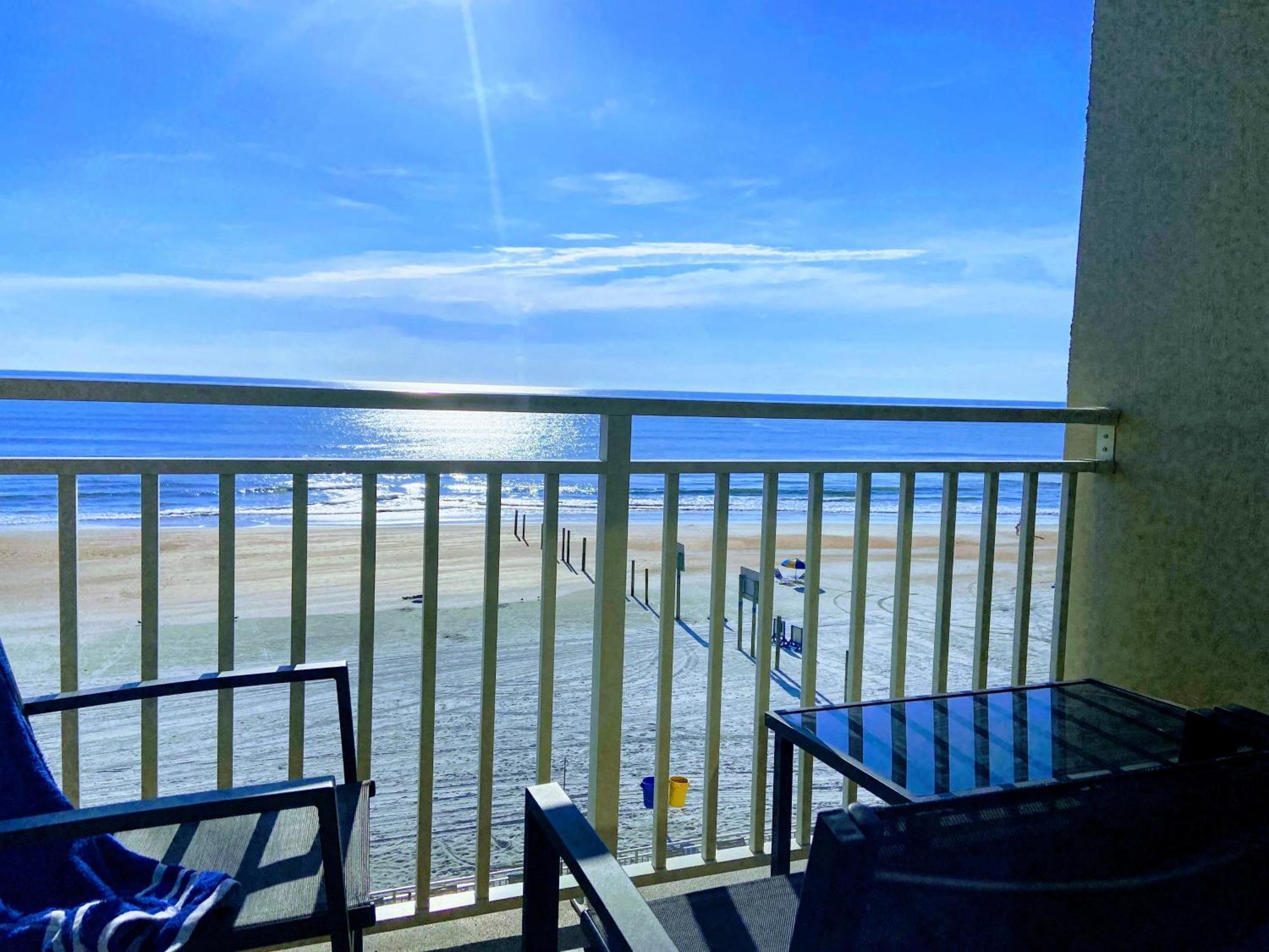 Ocean Breeze - Direct Ocean Front-Pool Is Open Apartamento Daytona Beach Exterior foto