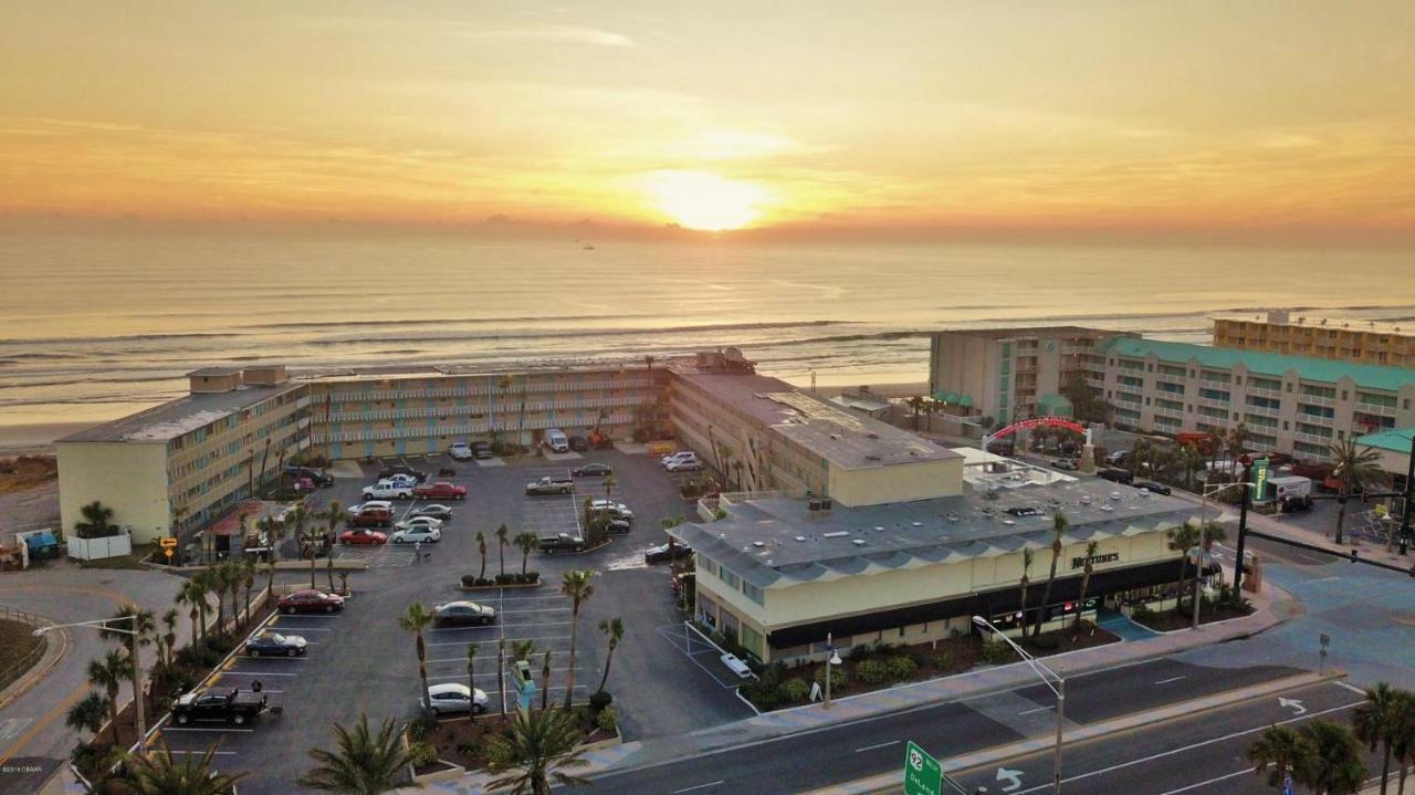 Ocean Breeze - Direct Ocean Front-Pool Is Open Apartamento Daytona Beach Exterior foto