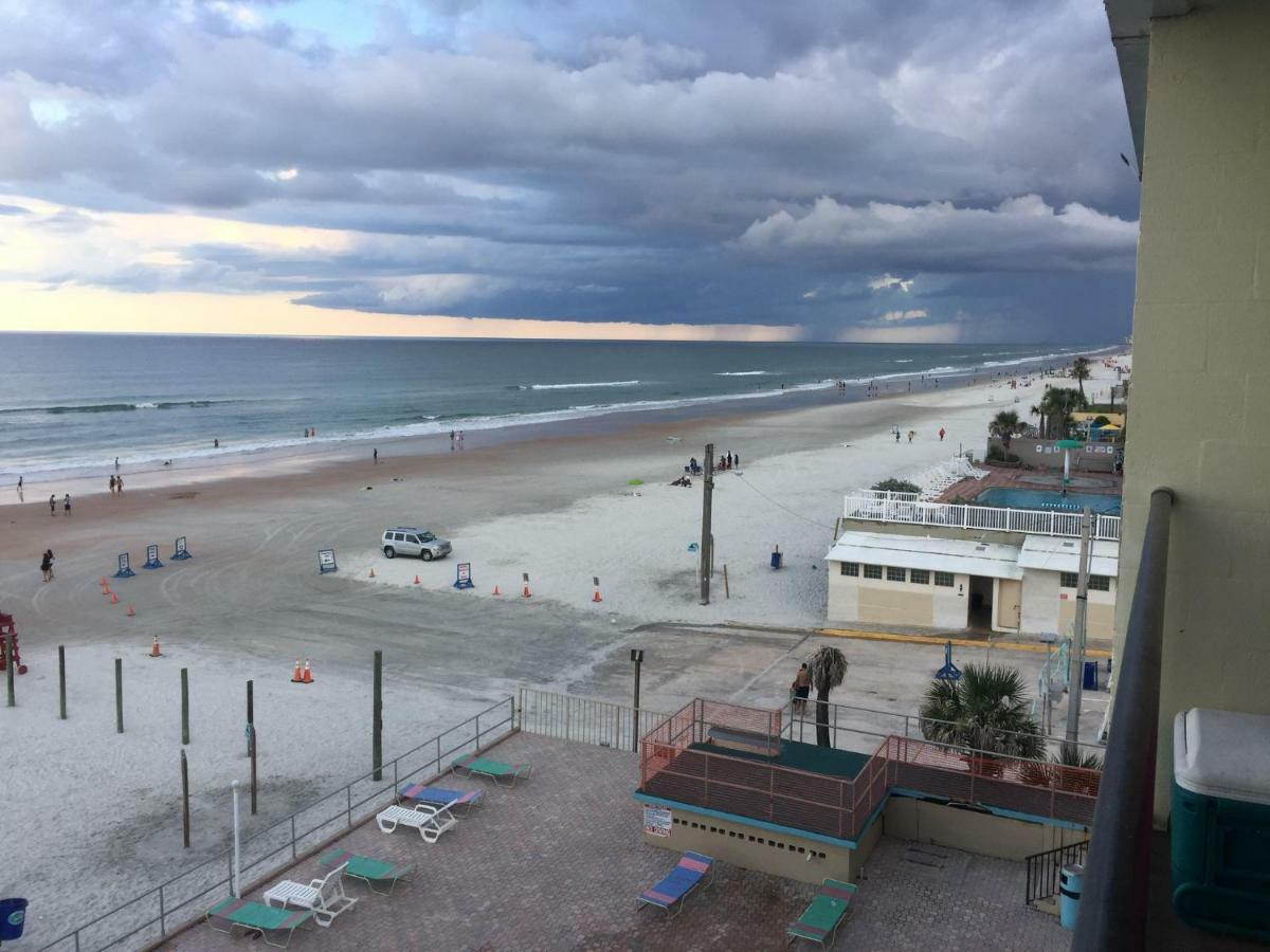 Ocean Breeze - Direct Ocean Front-Pool Is Open Apartamento Daytona Beach Exterior foto