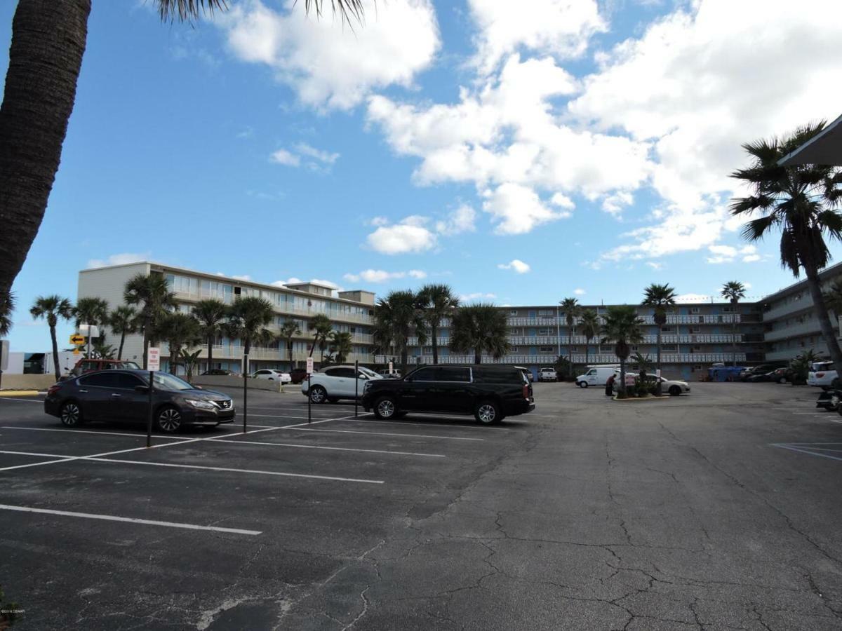 Ocean Breeze - Direct Ocean Front-Pool Is Open Apartamento Daytona Beach Exterior foto